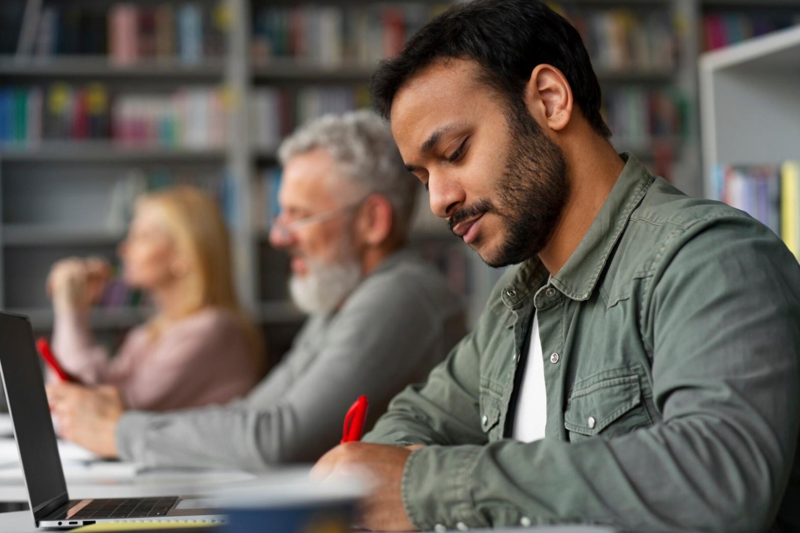 Equipo de profesores especializados en educación financiera de trivonacelta